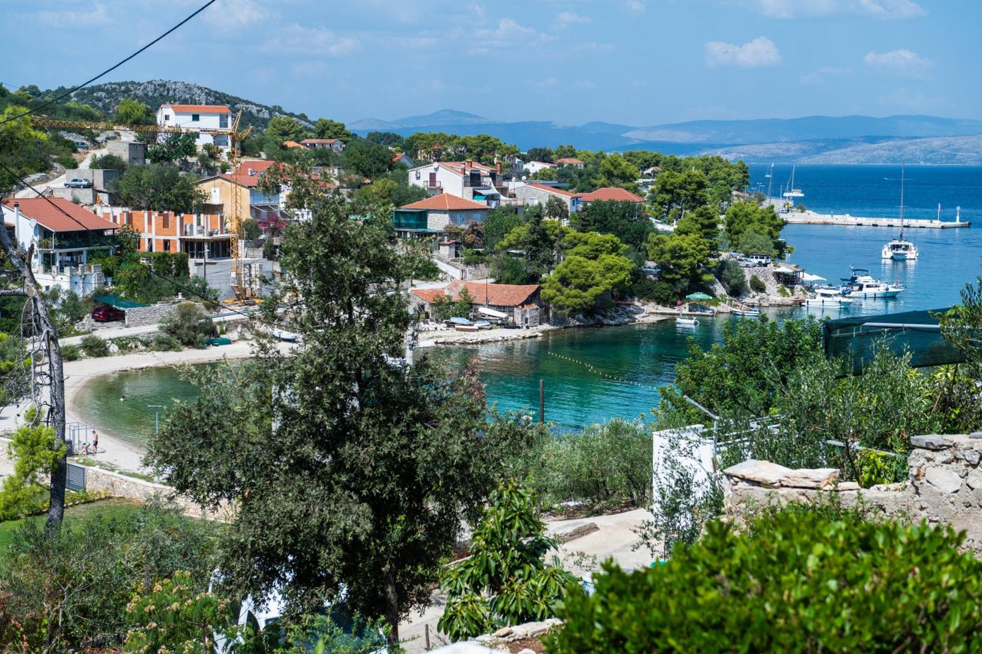 Apartments Solta Rogač Eksteriør billede