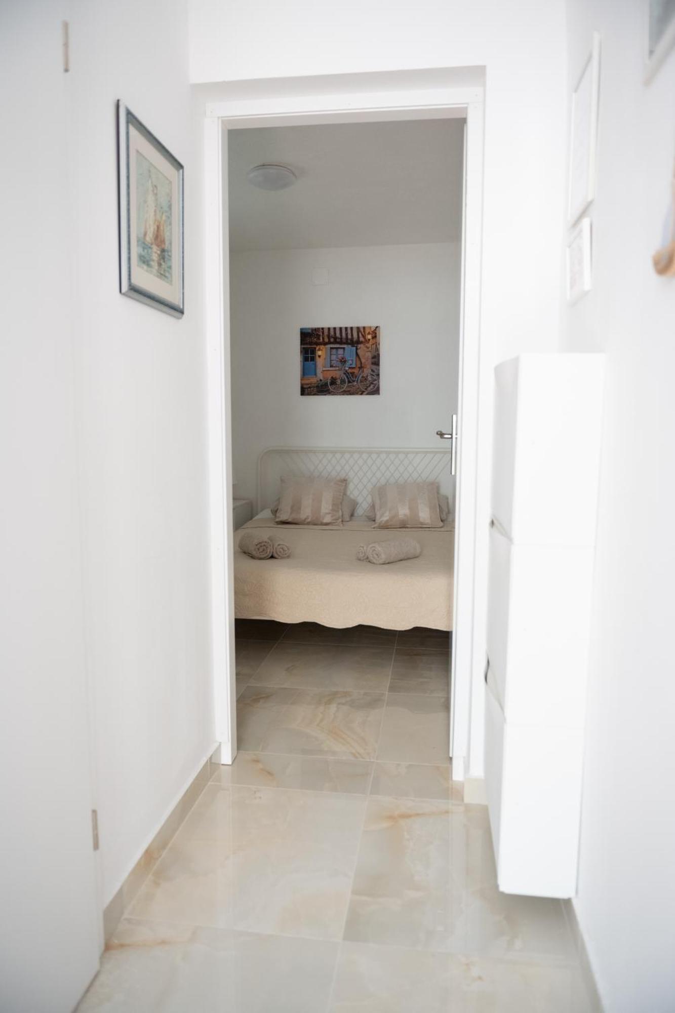 Apartments Solta Rogač Eksteriør billede
