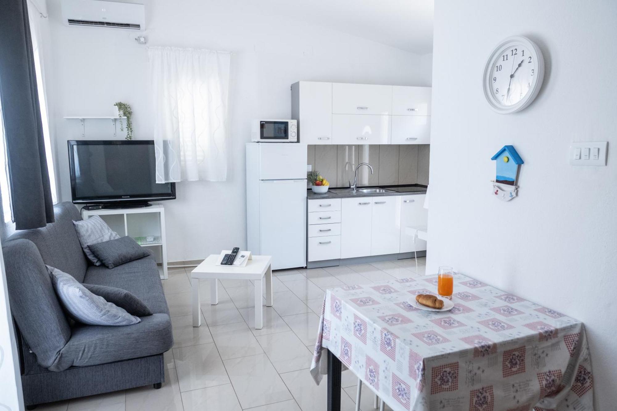 Apartments Solta Rogač Eksteriør billede